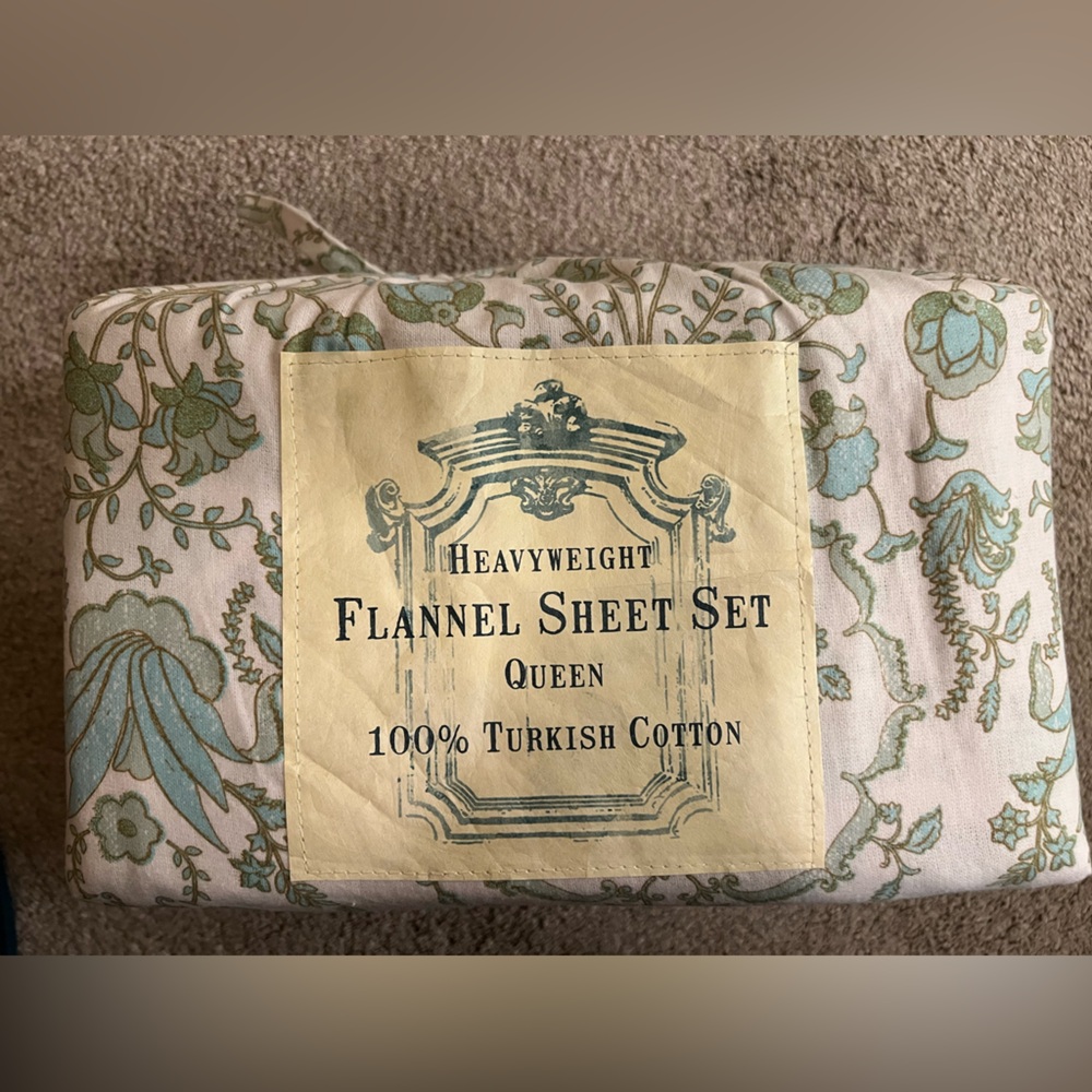 Patina Vie Maison, Turkish cotton, Queen flannel bed sheets.